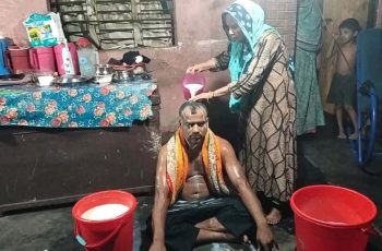 ঠাকুরগাঁওয়ে দুধ দিয়ে গোসল করে মাদক ব্যবসা ছাড়ার ঘোষণা