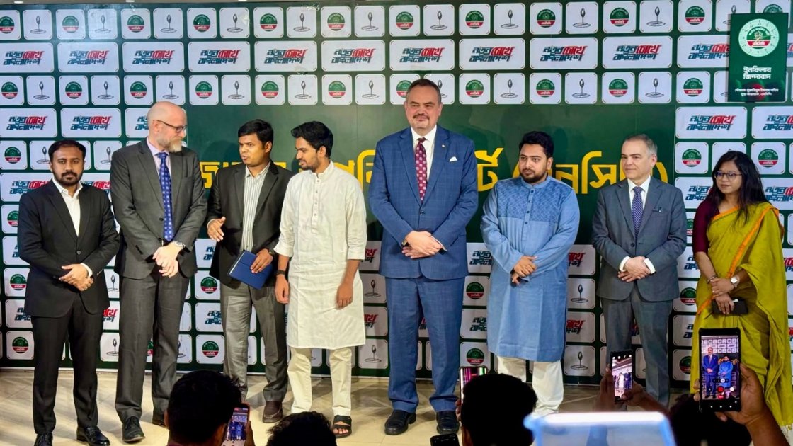 এনসিপি নেতাদের সঙ্গে মার্কিন রাষ্ট্রদূতের সাক্ষাৎ
