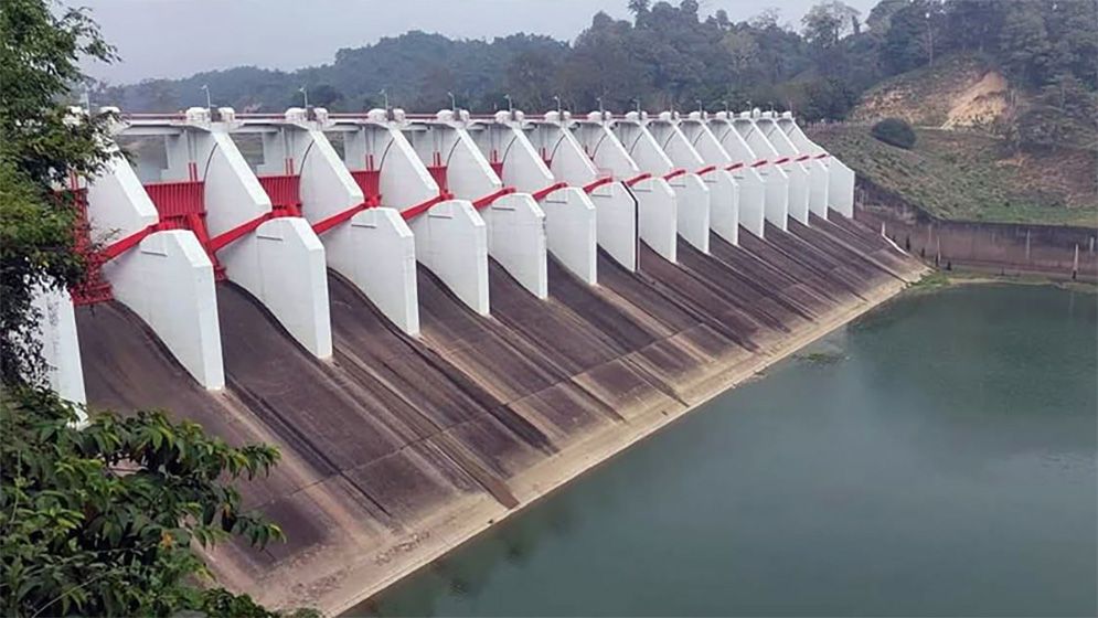 কাপ্তাই বাঁধের ১৬ জলকপাট ১০৭ ঘণ্টা পর বন্ধ