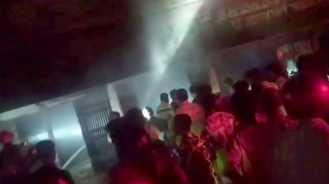 চাঁপাইনবাবগঞ্জে টিসিবির গোডাউনে অগ্নিকাণ্ডে যুবকের মৃত্যু