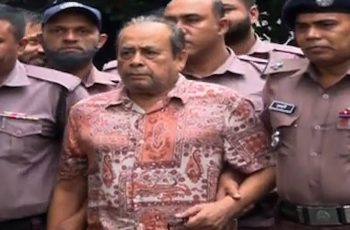 মোজাফফর হোসেনকে ট্রাইব্যুনালে হাজির করা হয়েছে মানবতাবিরোধী অপরাধে
