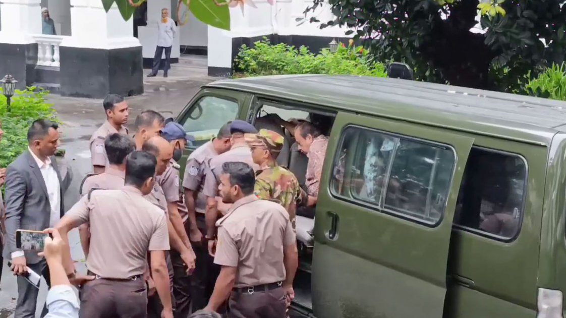 জিয়াউর রহমান হত্যার আসামি মোজাফফরকে ট্রাইব্যুনালে হাজির করা হলো