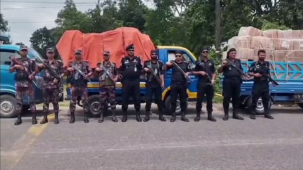 সিলেটে ৩ কোটি টাকার ভারতীয় চোরাচালান পণ্য জব্দ