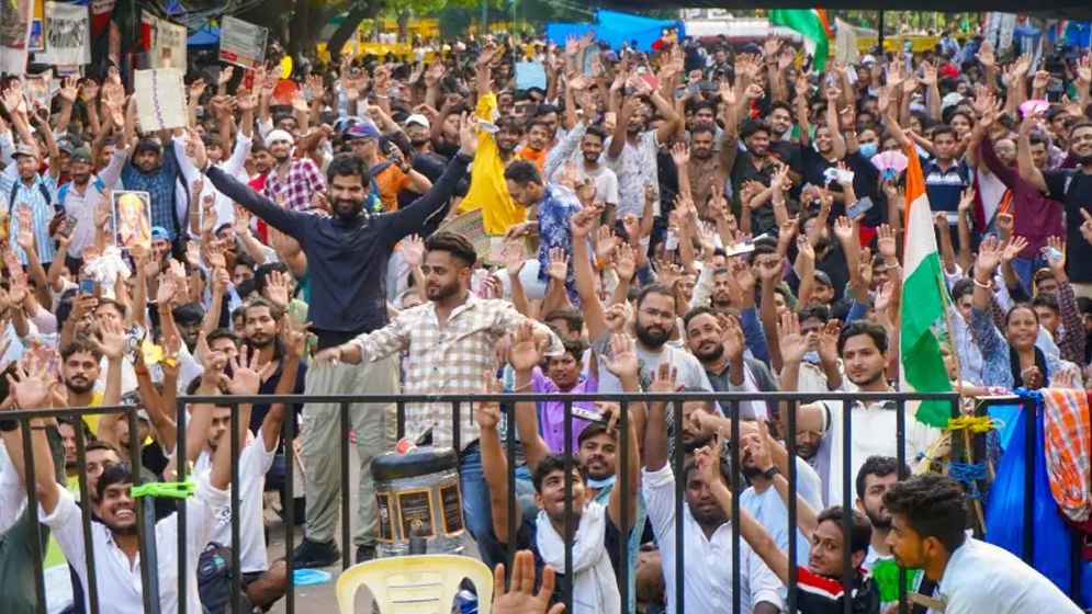 মোদি সরকারের ককরোচ আন্দোলনকারীদের সাথে আলোচনার প্রস্তাব