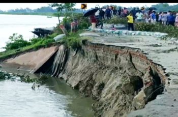 টাঙ্গাইল-ভূঞাপুর-তারাকান্দি সড়কের ধসে ভোগান্তি, স্থানীয়দের উদ্বেগ