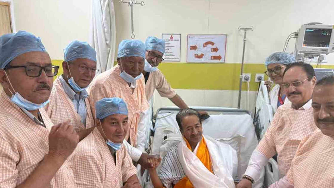 মোদি ভিডিও বার্তার পর অনশন ভাঙলেন সোনম ওয়াংচুক