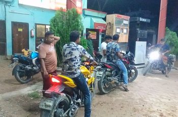 জ্বালানি তেলের দাম বৃদ্ধির খবরে সীমান্তে ভিড়ের সৃষ্টি