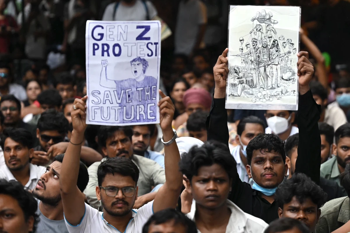 ভারতের শিক্ষামন্ত্রীকে অপসারণের দাবিতে প্রতিবাদ অব্যাহত