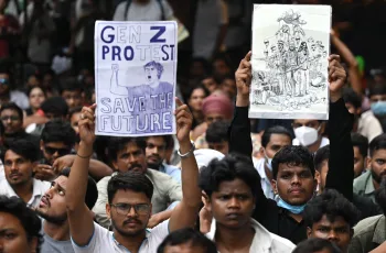 ভারতের শিক্ষামন্ত্রীকে অপসারণের দাবিতে প্রতিবাদ অব্যাহত