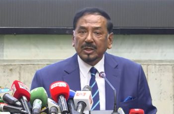 হাফিজ উদ্দিন আহমদ ভারপ্রাপ্ত রাষ্ট্রপতির দায়িত্ব গ্রহণ