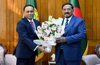 রাষ্ট্রপতির দায়িত্বভার গ্রহণে স্পিকারকে ফুলেল শুভেচ্ছা