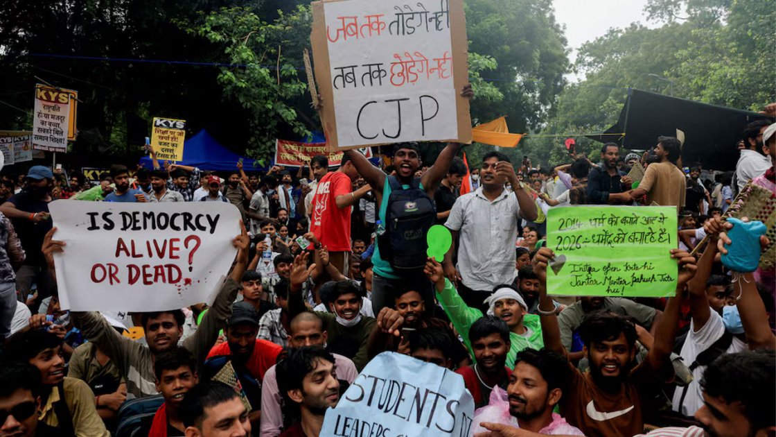 শিক্ষামন্ত্রীর পদত্যাগ দাবিতে আন্দোলন, সরকার সময় চেয়েছে