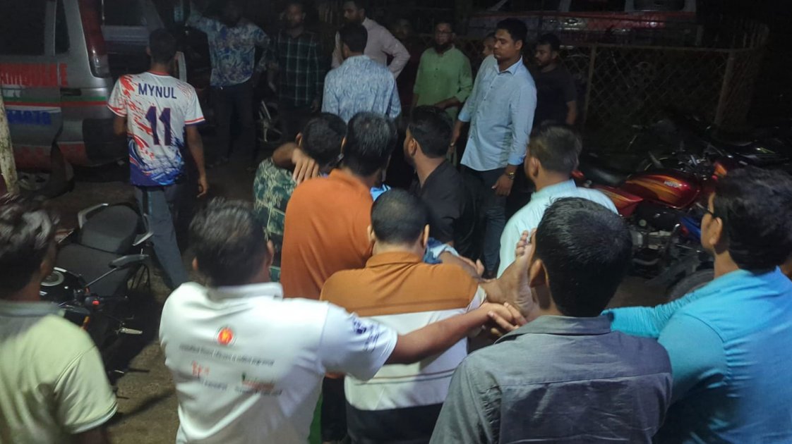 কুয়াকাটায় সাংবাদিককে মারধরের অভিযোগে ছাত্রদল ও যুবদলের নেতাদের বিরুদ্ধে ব্যবস্থা নেওয়ার আশ্বাস