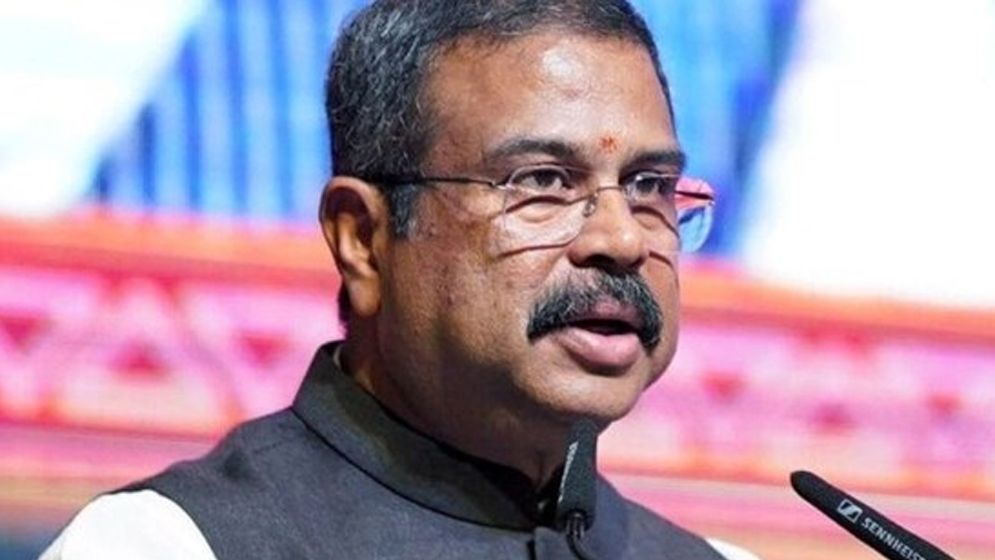 ভারতের শিক্ষামন্ত্রী ধর্মেন্দ্র প্রধানের পদত্যাগ