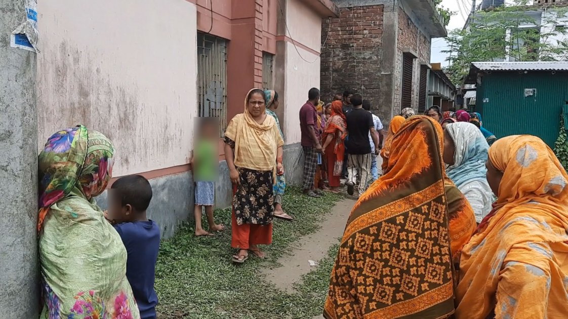 নওগাঁয় কলেজছাত্রের ঝুলন্ত মরদেহ উদ্ধার