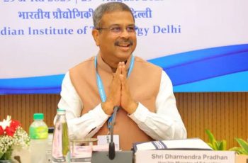 শিক্ষার্থীদের আন্দোলনের মুখে ভারতের শিক্ষামন্ত্রীর পদত্যাগ