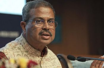 ভারতের শিক্ষামন্ত্রী ধর্মেন্দ্র প্রধানের পদত্যাগ: প্রশ্নফাঁসের দায় স্বীকার