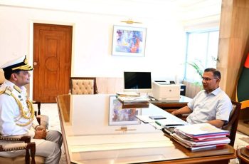 প্রধানমন্ত্রীর সঙ্গে নবনিযুক্ত নৌবাহিনী প্রধানের সাক্ষাৎ