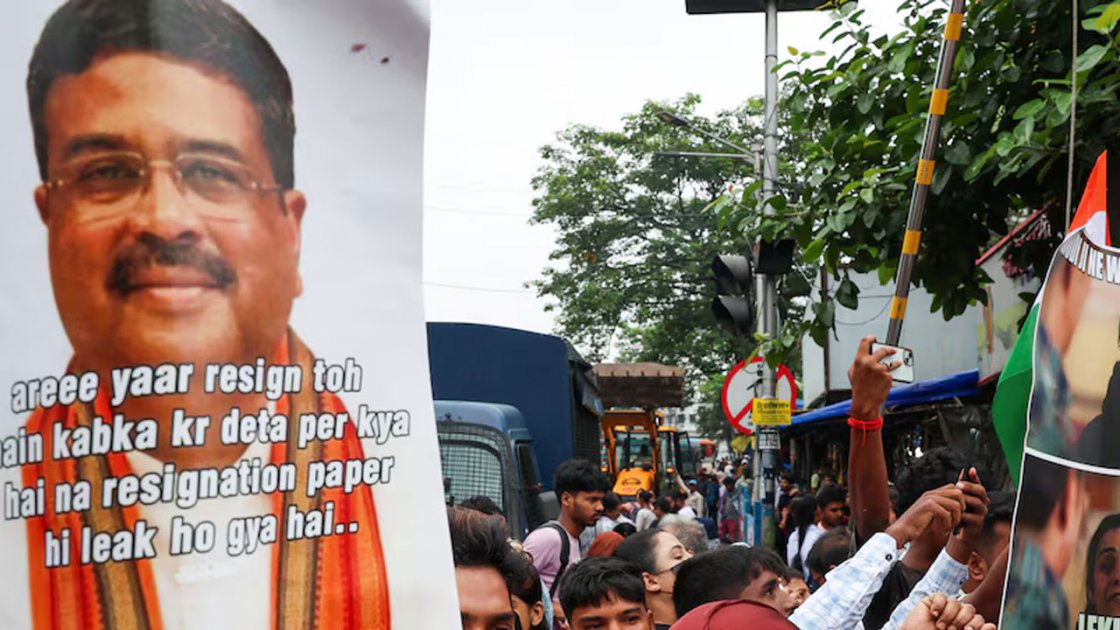 ভারতে পদত্যাগী প্রথম কেন্দ্রীয় মন্ত্রী ধর্মেন্দ্র প্রধান