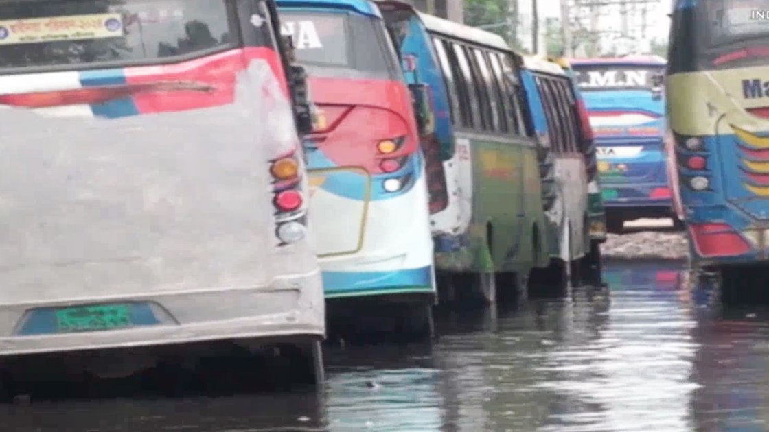 মানিকগঞ্জে ড্রেনেজ ব্যবস্থা অভাবে জলাবদ্ধতা, ভোগান্তিতে স্থানীয়রা