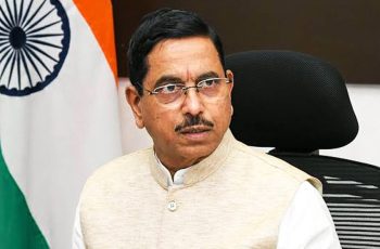 ধর্মেন্দ্র প্রধানের পদত্যাগের পর নতুন শিক্ষামন্ত্রী প্রহ্লাদ জোশী
