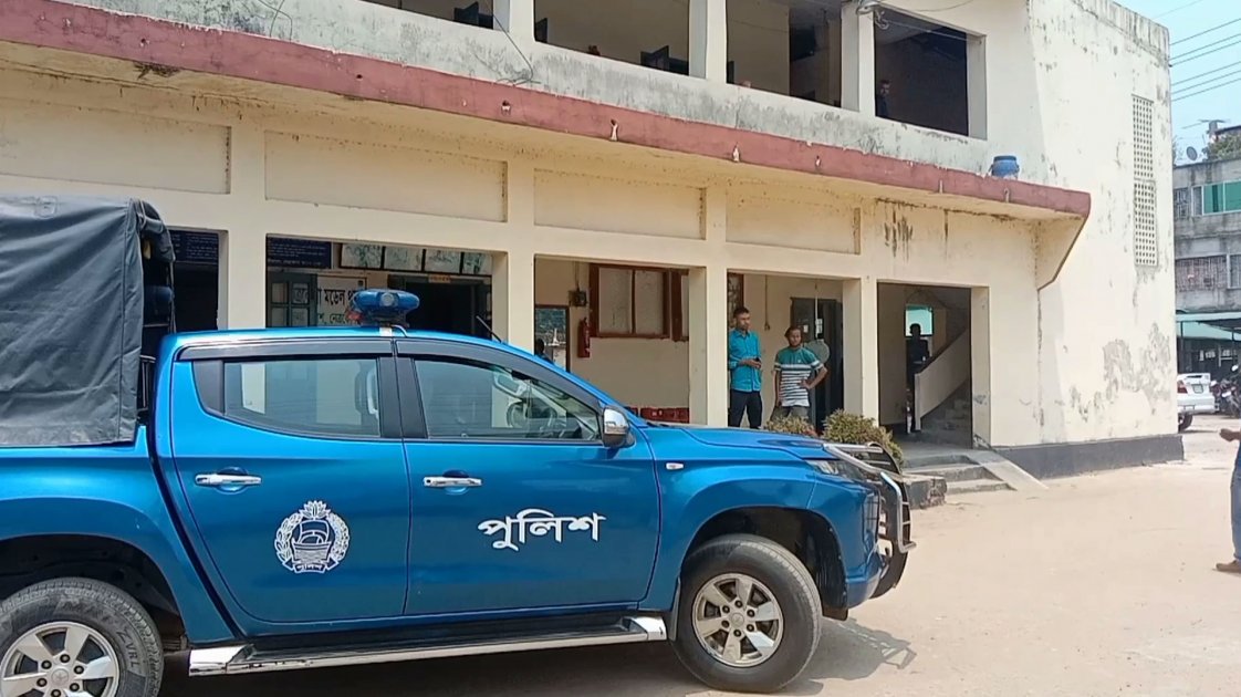 নেত্রকোণায় যুবকের গলাকাটা মরদেহ উদ্ধার, জমি বিরোধের সন্দেহ