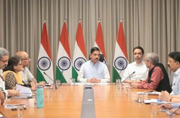 প্রহ্লাদ যোশী নতুন কেন্দ্রীয় শিক্ষামন্ত্রী হিসেবে দায়িত্ব গ্রহণ