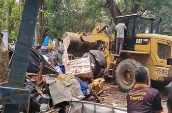 সোহরাওয়ার্দী উদ্যানে অবৈধ স্থাপনা উচ্ছেদ, মসজিদ নির্মাণের চেষ্টা ব্যর্থ