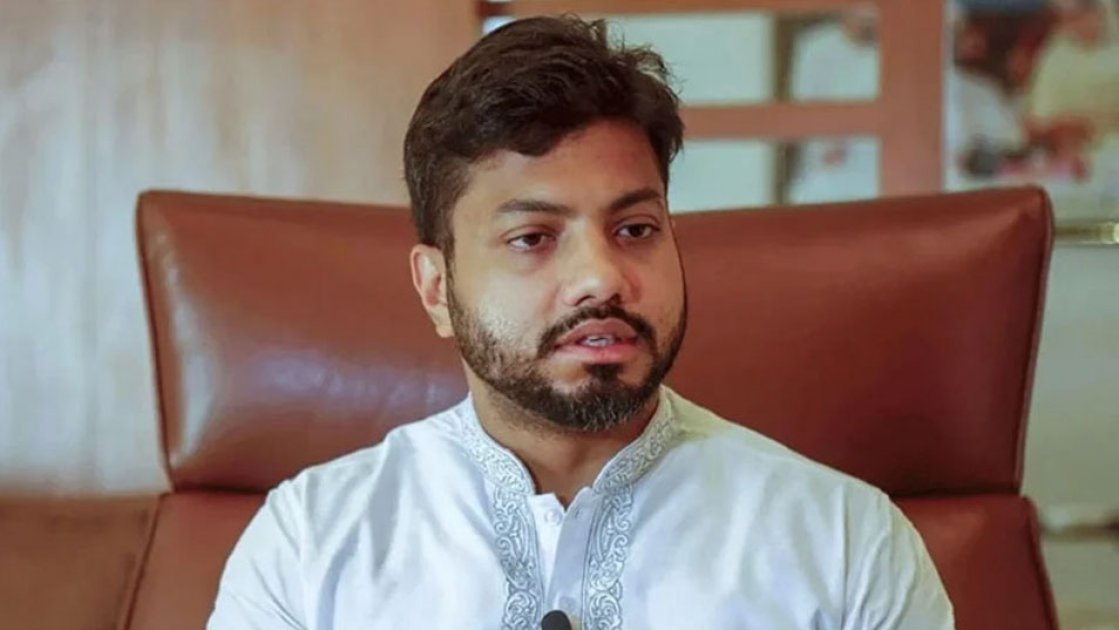 ইশরাক হোসেনের ক্ষোভ: সম্মান জানালে তামাশা, অসম্মান পেলে বাহবা