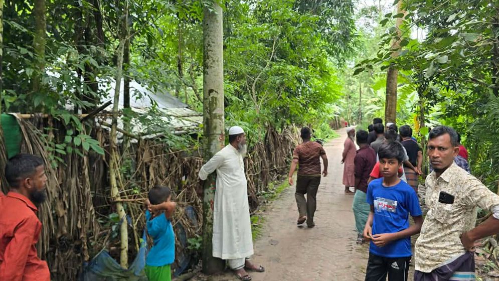 পটুয়াখালীতে শিশুকে বলাৎকারের অভিযোগে মাদরাসাশিক্ষক গ্রেফতার
