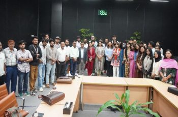 ড্যাফোডিল বিশ্ববিদ্যালয়ের শিক্ষার্থীদের অনুসন্ধানী সাংবাদিকতার পরিদর্শন
