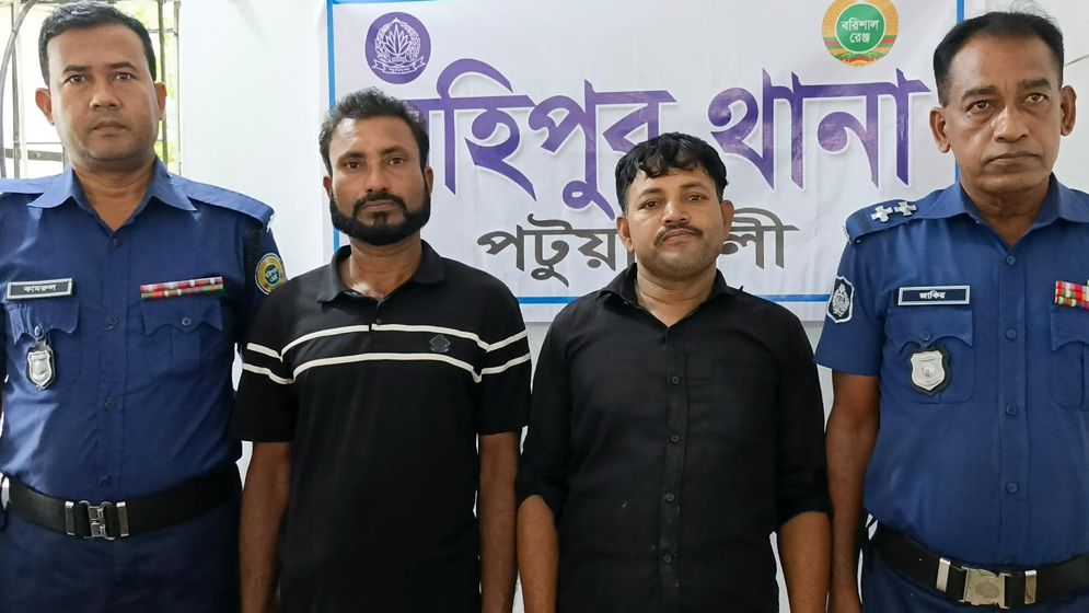 কুয়াকাটায় সাংবাদিকের উপর হামলা: দুই আসামি গ্রেফতার