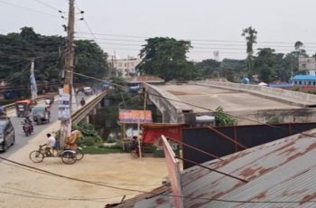 গাইবান্ধার দুই সেতু সংযোগ সড়ক না থাকায় অকেজো