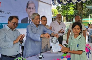 ক্রীড়াঙ্গণে রাজনীতি নিয়ে মন্তব্য মির্জা ফখরুলের