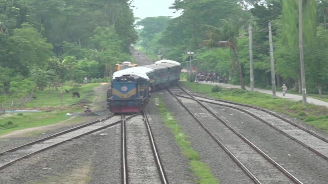 রেলওয়ের আয় ২ হাজার ৬৬ কোটি, লোকসান ১ হাজার ৮৯০ কোটি টাকা!