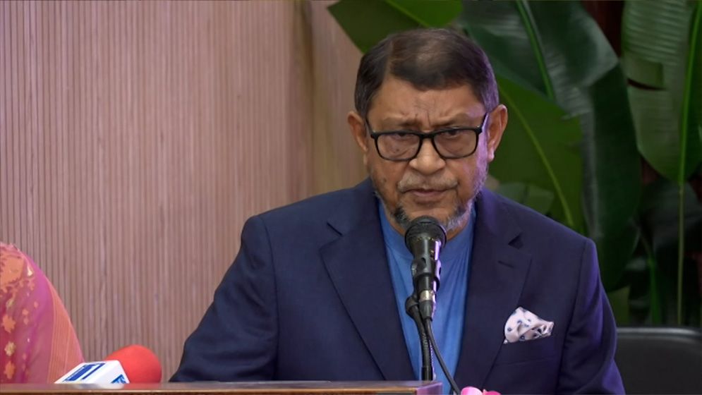 স্বাস্থ্যমন্ত্রী সিজারের বিরুদ্ধে ডাক্তারদের নিরুৎসাহিত করতে আহ্বান জানিয়েছেন