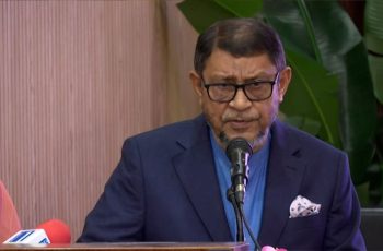 স্বাস্থ্যমন্ত্রী সিজারের বিরুদ্ধে ডাক্তারদের নিরুৎসাহিত করতে আহ্বান জানিয়েছেন