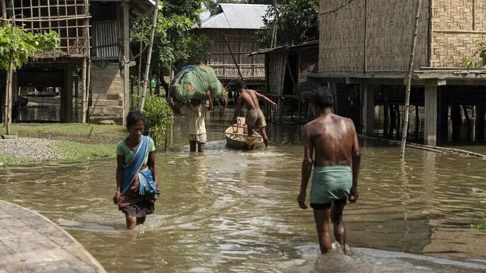 আসামে বন্যায় মৃতের সংখ্যা বেড়ে ৮২ জন
