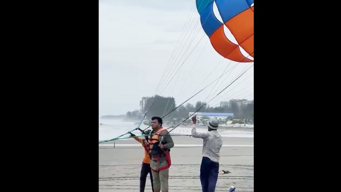 কক্সবাজার সৈকতে প্যারাসেইলিংয়ে পর্যটকের মৃত্যু