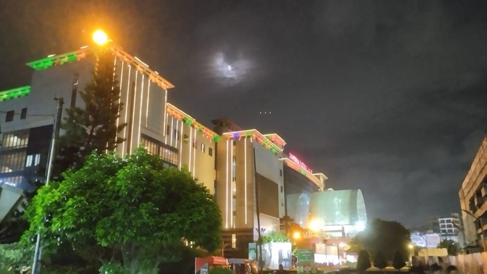 ঢাকায় রাতের আবহাওয়ার পূর্বাভাস: বজ্রসহ বৃষ্টি হতে পারে