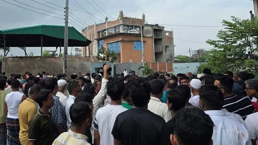 উত্তরখানে পরিচ্ছন্নতাকর্মীদের ওপর হামলা, তিনজন গ্রেফতার