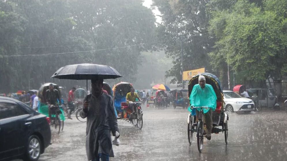 রাজধানী ঢাকাসহ ৩ বিভাগে ভারী বর্ষণের পূর্বাভাস