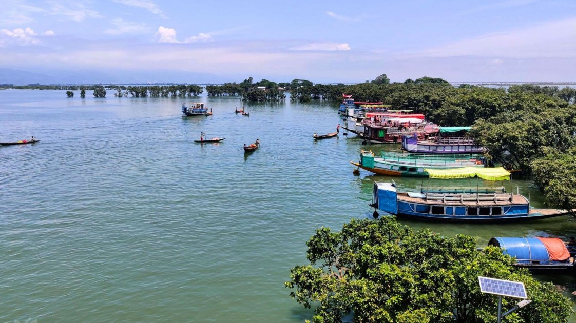 টাঙ্গুয়ার হাওরে হাউসবোট ও পর্যটকবাহী নৌযান চলাচল নিষিদ্ধ
