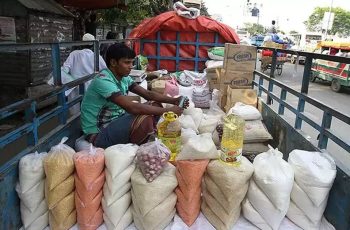 খাদ্য মন্ত্রণালয়: ৫৫ লাখ কার্ডধারী পাচ্ছেন ১৫ টাকা কেজির চাল