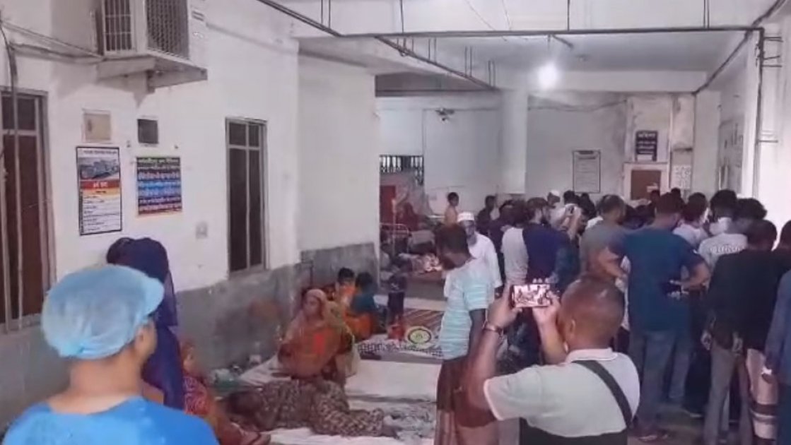 বরিশালে বোমাসদৃশ বিস্ফোরণে আহত ৩, তদন্ত শুরু