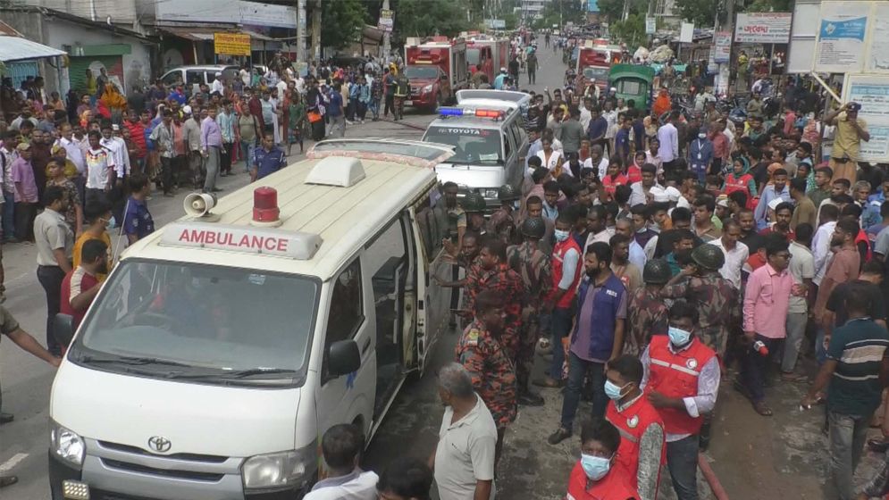 সাতক্ষীরার ব্লিজ হাসপাতালে ভয়াবহ অগ্নিকাণ্ড, ৬০ রোগী উদ্ধার