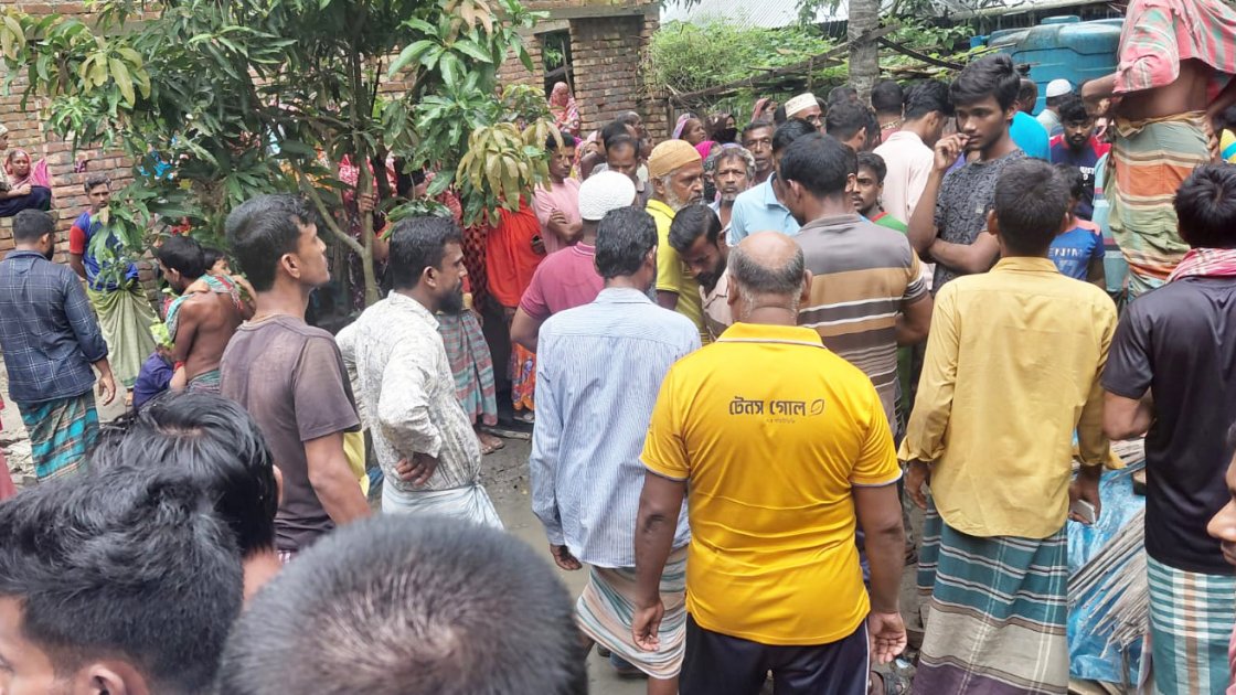 বাগেরহাটে একই পরিবারের তিনজনের মরদেহ উদ্ধার