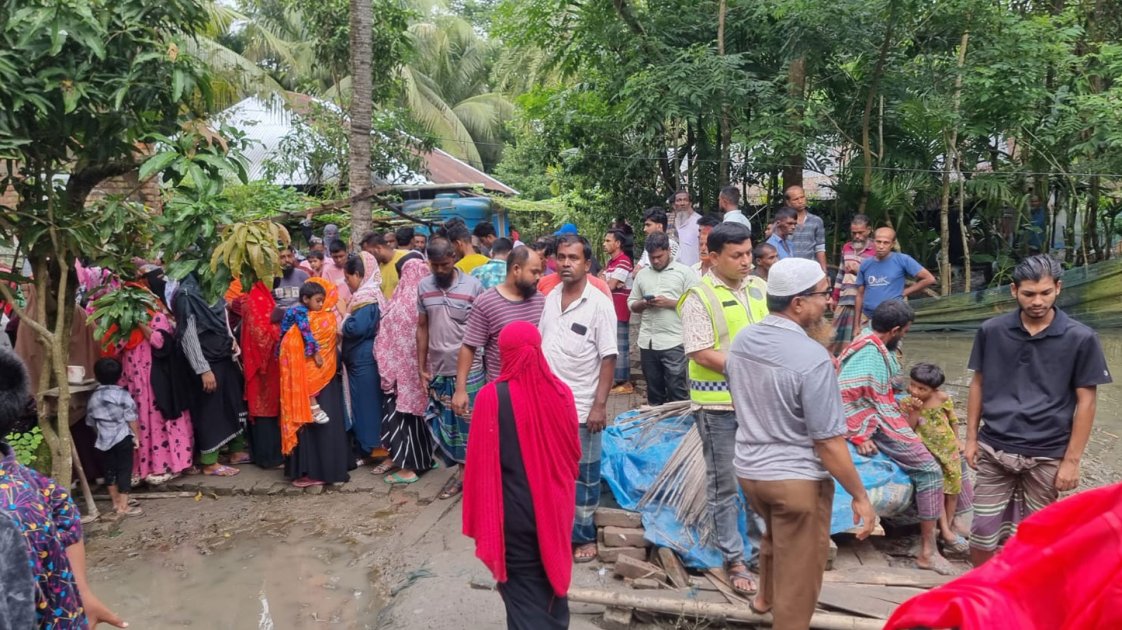 বাগেরহাটে একই পরিবারের ৩ জনকে হত্যার ঘটনায় মামলা দায়ের