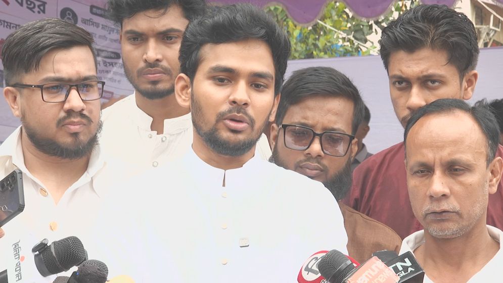 শেখ হাসিনার বক্তব্যে ভারত ইন্ধন দিচ্ছে: এনসিপি মুখপাত্রের হুঁশিয়ারি