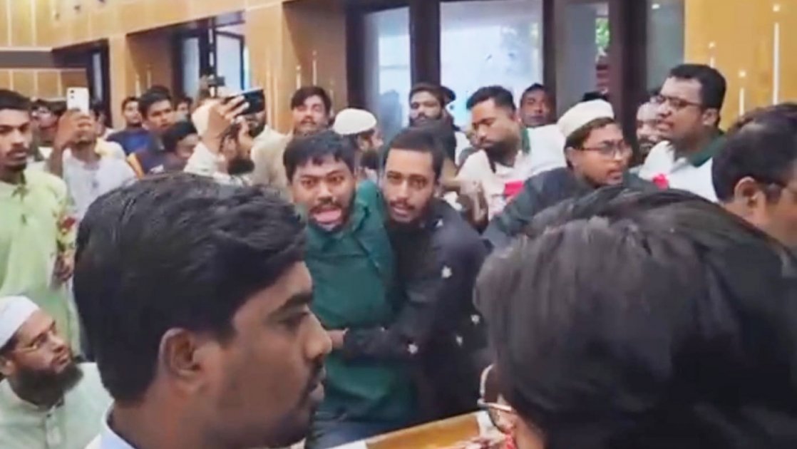 লক্ষ্মীপুরে ছাত্রদল ও শিবিরের মধ্যে সংঘর্ষের ঘটনা